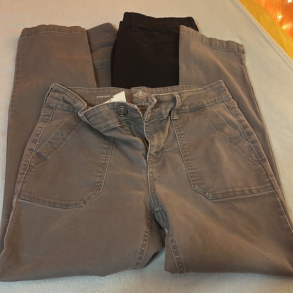 St. John’s Bay (2) and Liz Claiborne (1) Pants - Picture 2 of 11